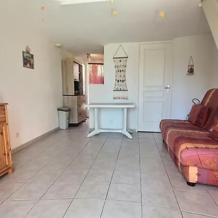 Pavillon Pour 4 Personnes Dans Avec Piscine *