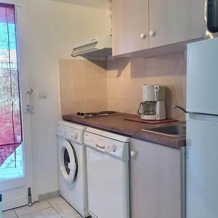 Pavillon Pour 4 Personnes Dans Avec Piscine Hébergement de vacances
